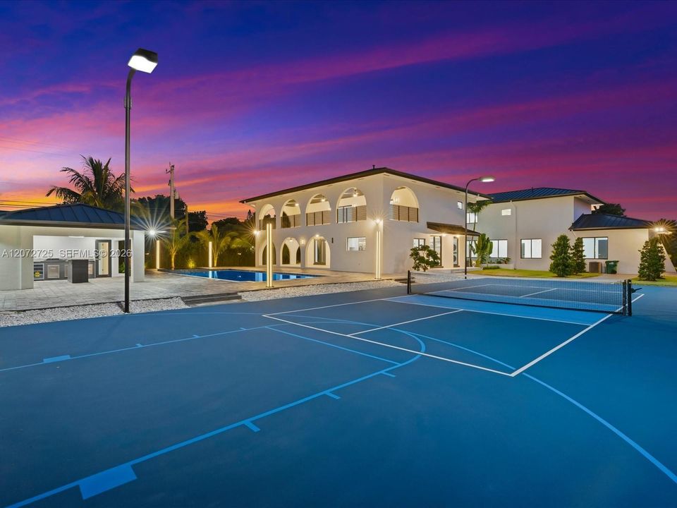 For Sale: $5,499,000 (8 beds, 5 baths, 7061 Square Feet)