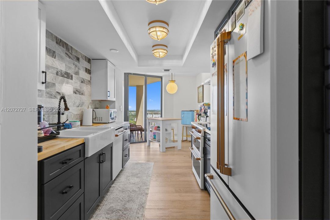 В аренду: $4,300 (2 спален, 2 ванн, 1520 Квадратных фут)