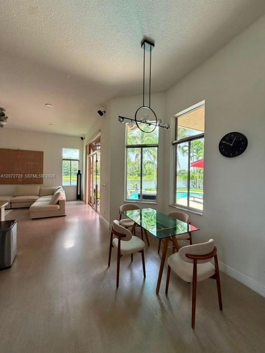 For Sale: $949,900 (4 beds, 2 baths, 2702 Square Feet)