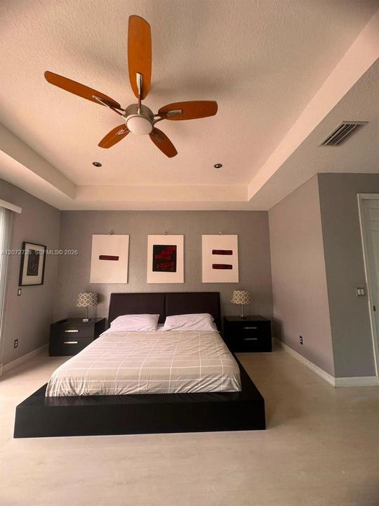 For Sale: $949,900 (4 beds, 2 baths, 2702 Square Feet)