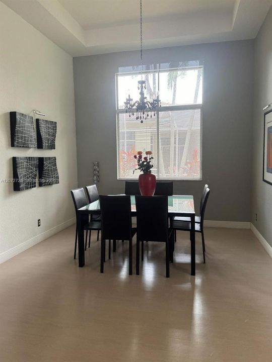 For Sale: $949,900 (4 beds, 2 baths, 2702 Square Feet)