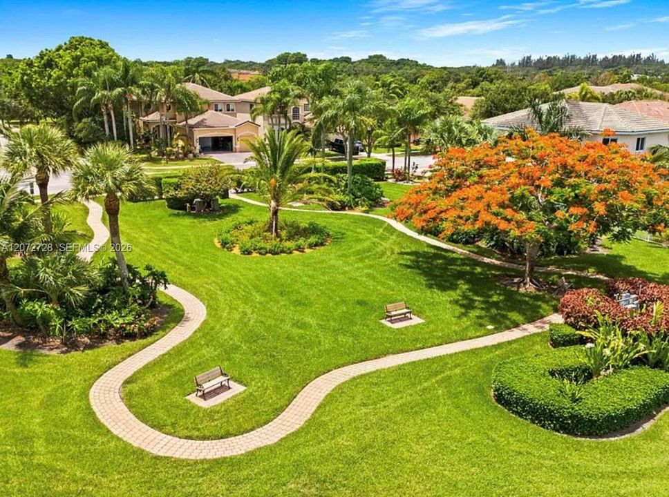 For Sale: $949,900 (4 beds, 2 baths, 2702 Square Feet)