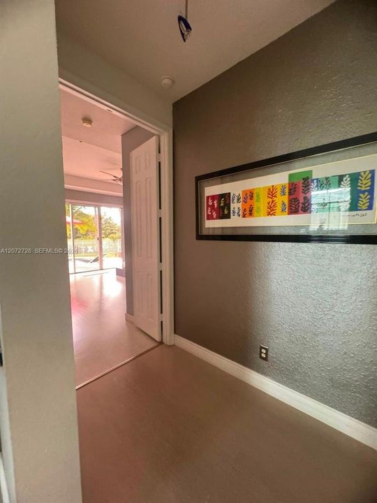 For Sale: $949,900 (4 beds, 2 baths, 2702 Square Feet)
