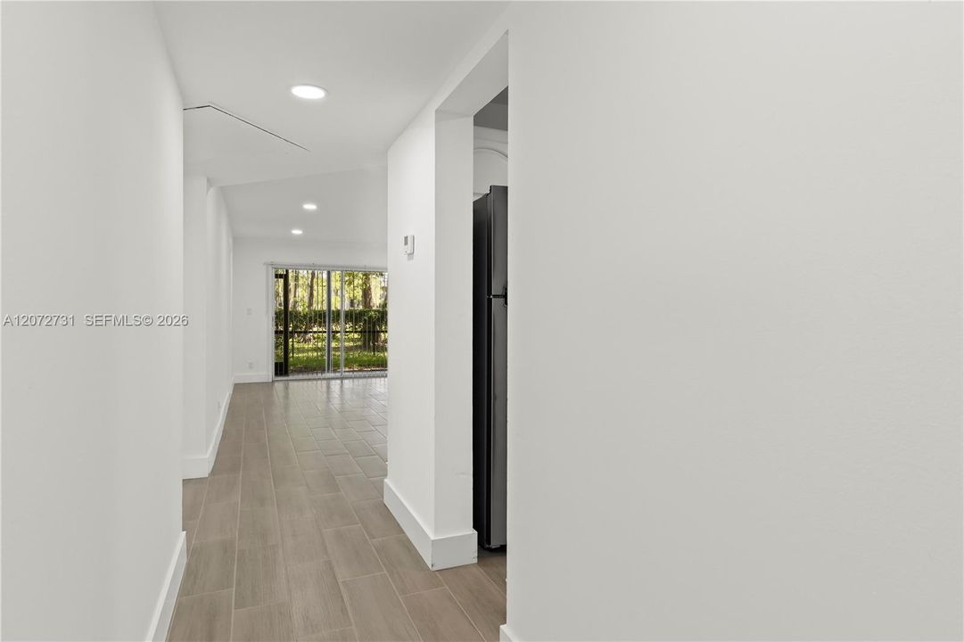 На продажу: $190,000 (2 спален, 2 ванн, 949 Квадратных фут)