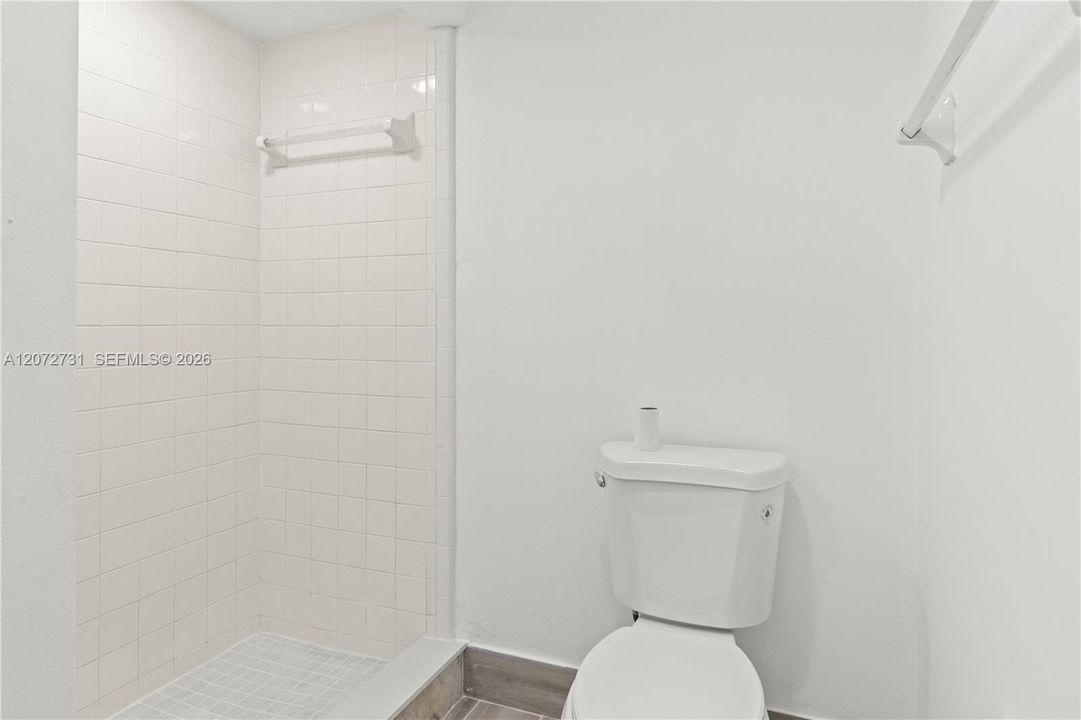 На продажу: $190,000 (2 спален, 2 ванн, 949 Квадратных фут)