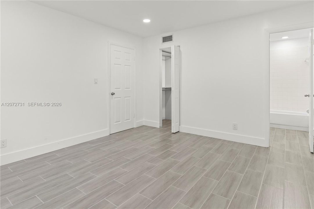 На продажу: $190,000 (2 спален, 2 ванн, 949 Квадратных фут)
