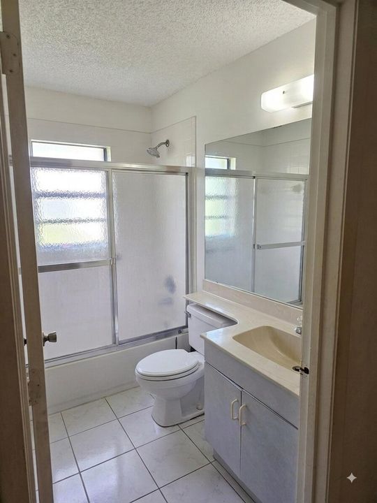 2nd Bathroom