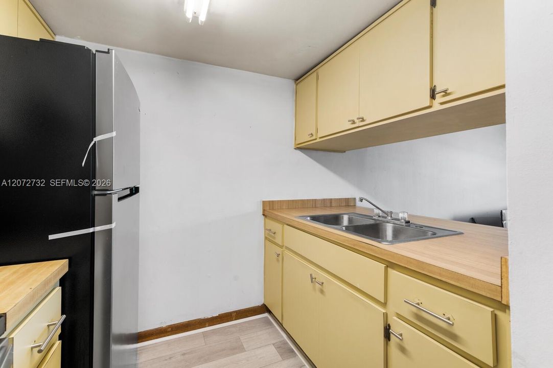For Rent: $1,375 (2 beds, 1 baths, 800 Square Feet)