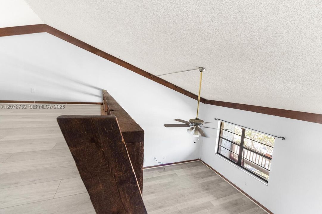 For Rent: $1,375 (2 beds, 1 baths, 800 Square Feet)