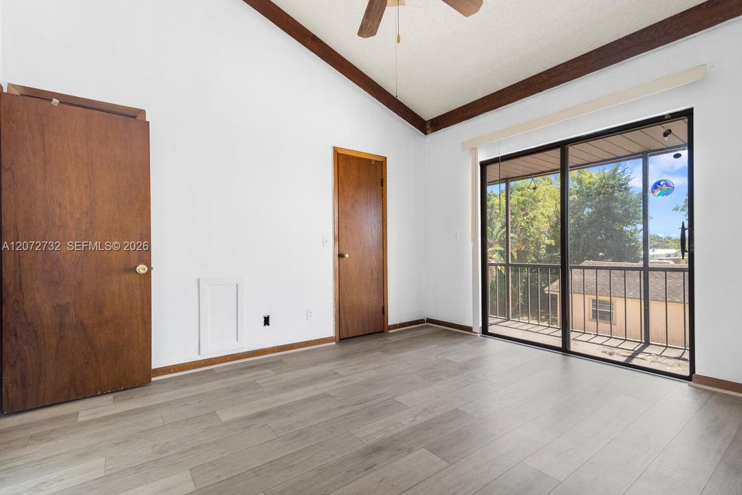 For Rent: $1,375 (2 beds, 1 baths, 800 Square Feet)
