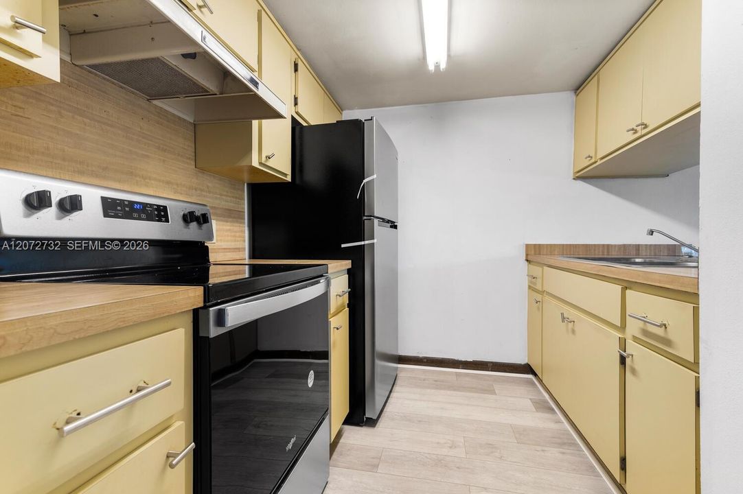 For Rent: $1,375 (2 beds, 1 baths, 800 Square Feet)