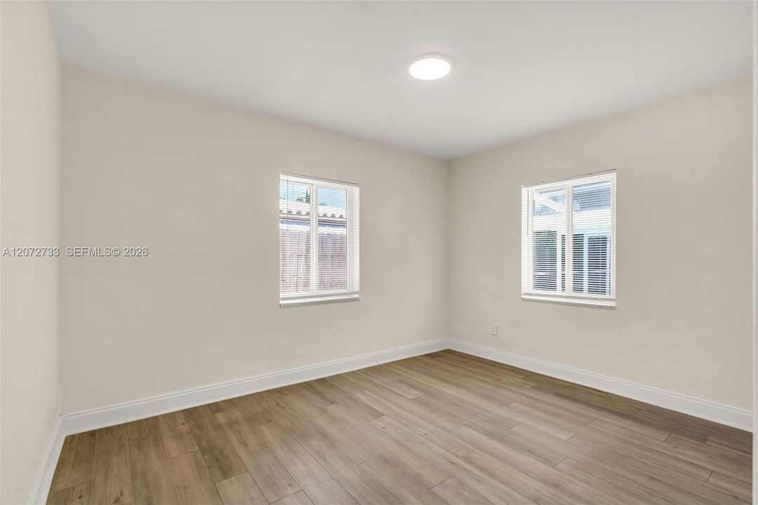 For Sale: $650,000 (3 beds, 2 baths, 1136 Square Feet)