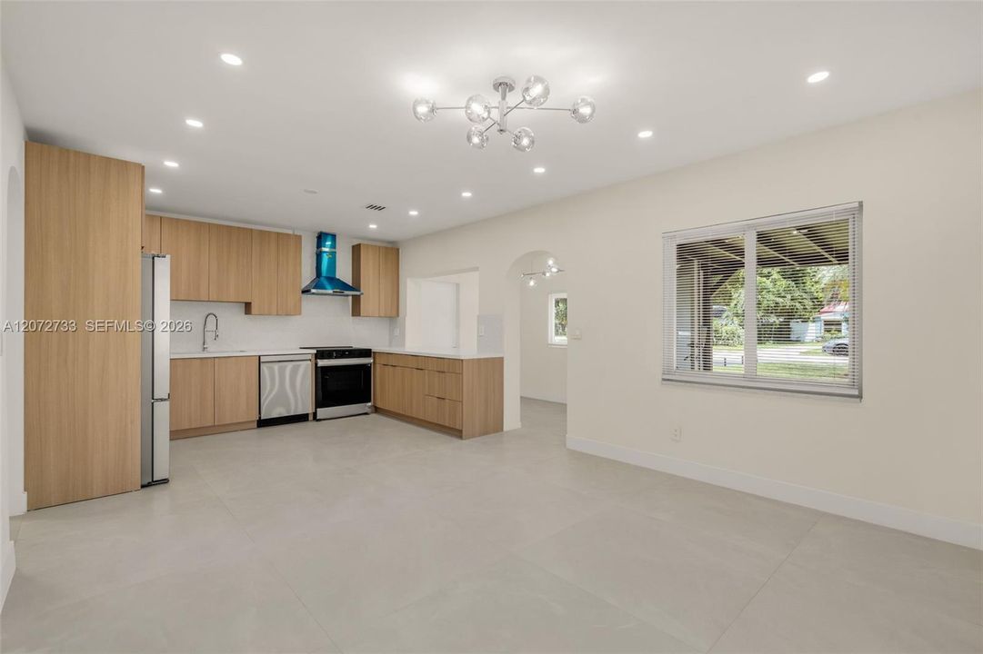 For Sale: $650,000 (3 beds, 2 baths, 1136 Square Feet)
