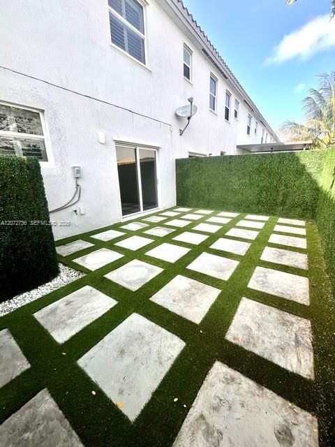 En Venta: $326,000 (3 camas, 2 baños, 1442 Pies cuadrados)