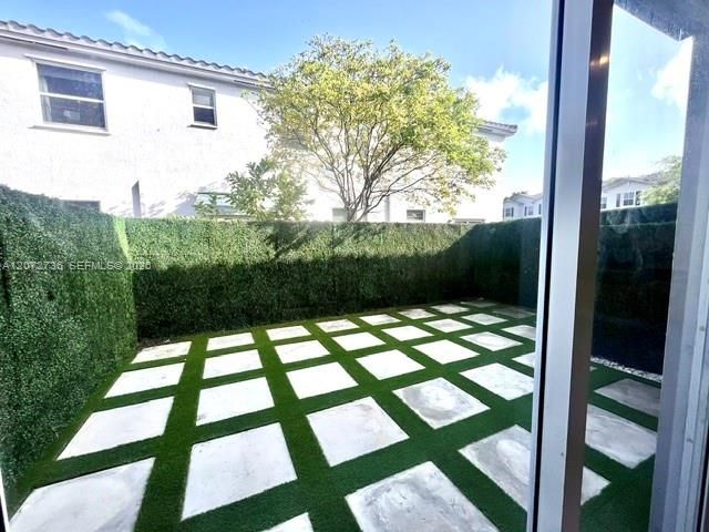 En Venta: $326,000 (3 camas, 2 baños, 1442 Pies cuadrados)