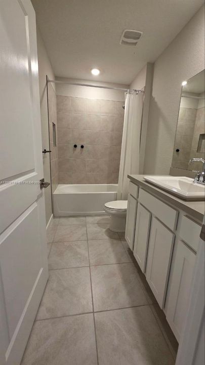В аренду: $3,500 (4 спален, 2 ванн, 1730 Квадратных фут)