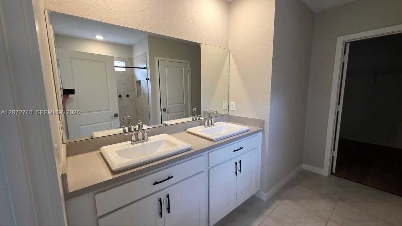 В аренду: $3,500 (4 спален, 2 ванн, 1730 Квадратных фут)