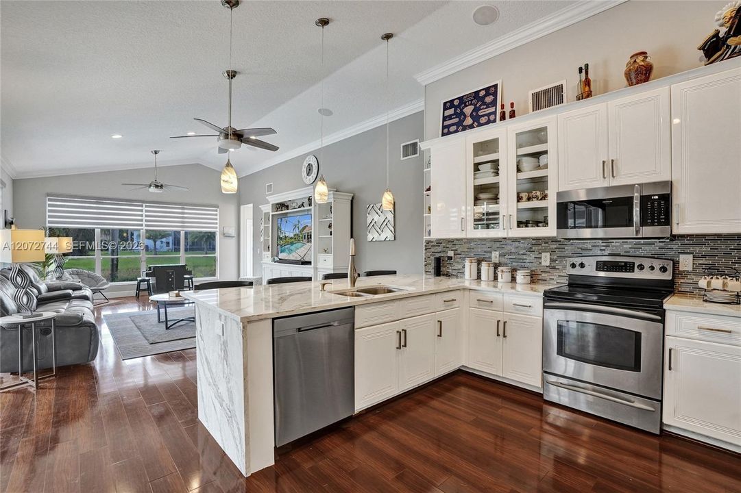 For Sale: $943,800 (4 beds, 3 baths, 2619 Square Feet)