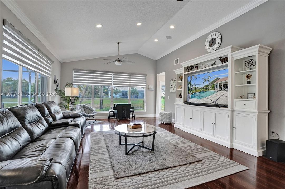 For Sale: $943,800 (4 beds, 3 baths, 2619 Square Feet)