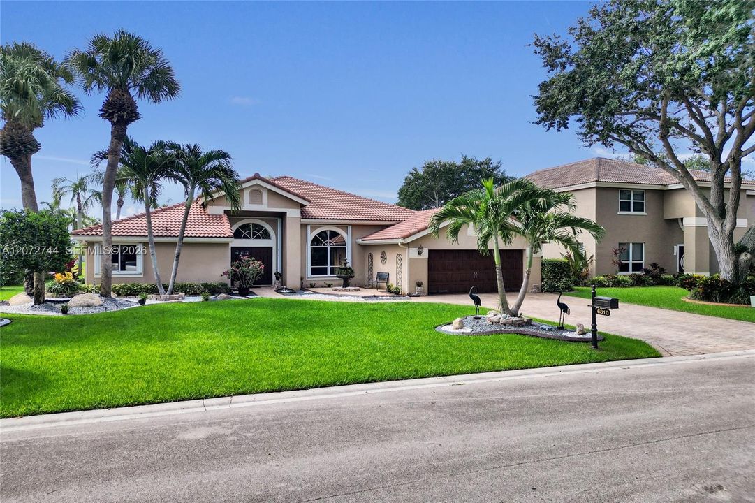 For Sale: $943,800 (4 beds, 3 baths, 2619 Square Feet)