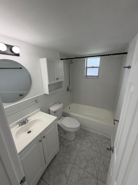 For Rent: $2,250 (2 beds, 2 baths, 987 Square Feet)