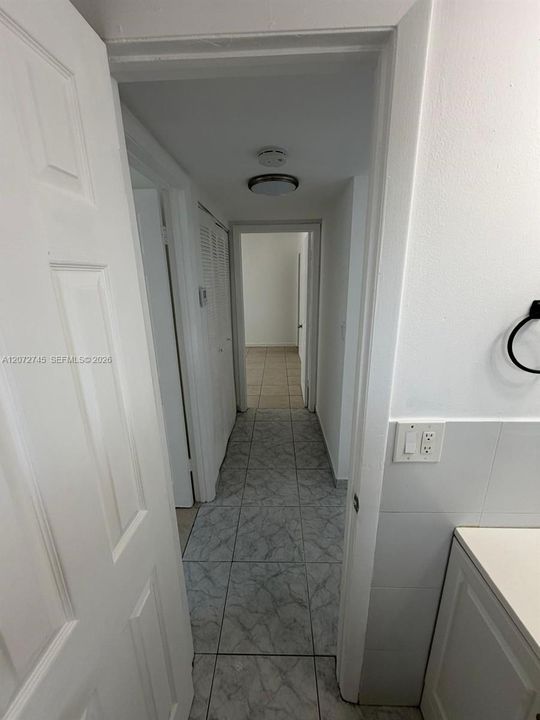 For Rent: $2,250 (2 beds, 2 baths, 987 Square Feet)