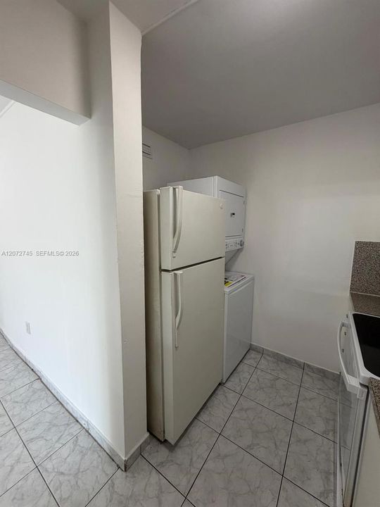 For Rent: $2,250 (2 beds, 2 baths, 987 Square Feet)