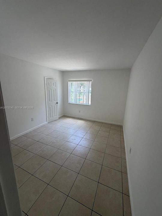 For Rent: $2,250 (2 beds, 2 baths, 987 Square Feet)
