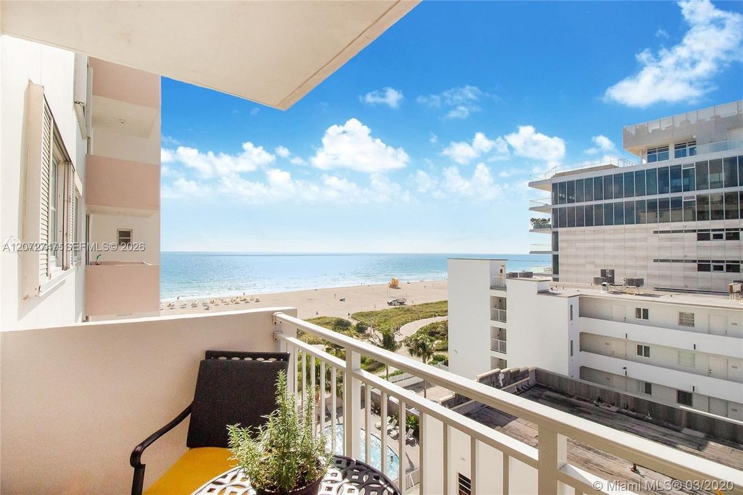 For Rent: $3,200 (1 beds, 1 baths, 659 Square Feet)