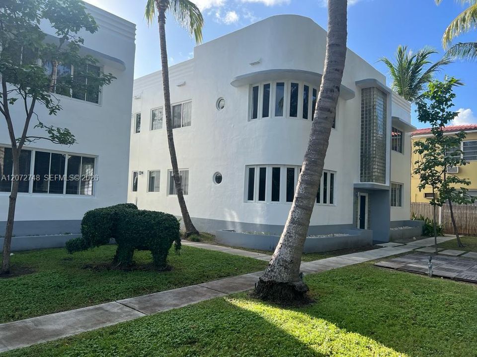 For Rent: $2,100 (1 beds, 1 baths, 521 Square Feet)