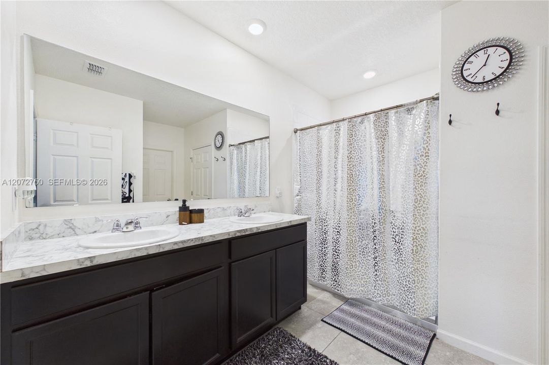 En Venta: $399,999 (4 camas, 2 baños, 1827 Pies cuadrados)