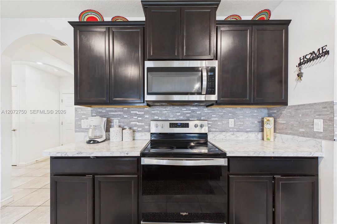 En Venta: $399,999 (4 camas, 2 baños, 1827 Pies cuadrados)