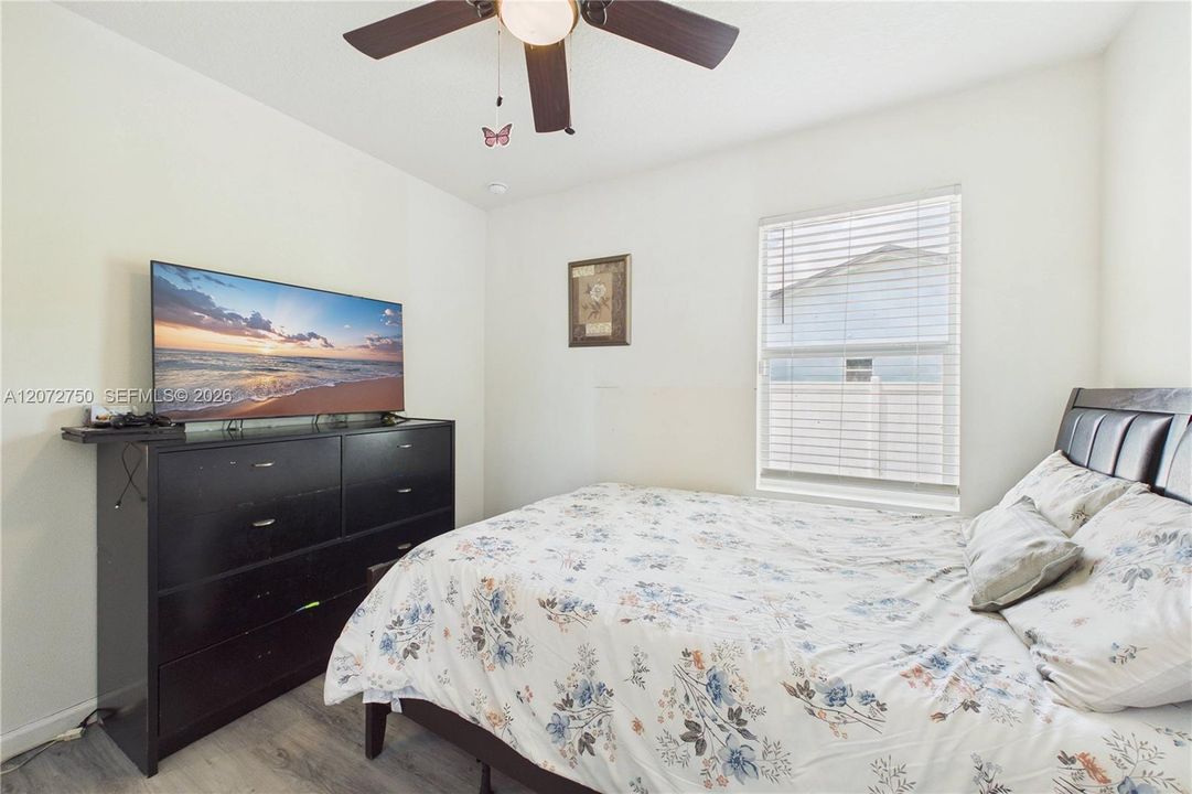 En Venta: $399,999 (4 camas, 2 baños, 1827 Pies cuadrados)