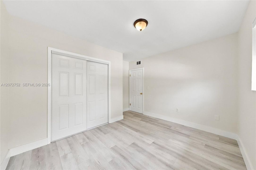 В аренду: $2,500 (3 спален, 1 ванн, 3240 Квадратных фут)