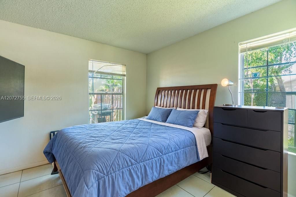 For Sale: $392,000 (3 beds, 2 baths, 1240 Square Feet)