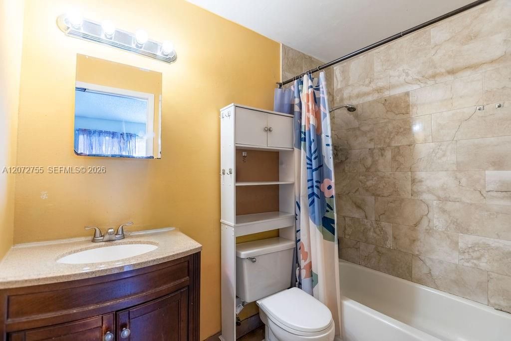 For Sale: $392,000 (3 beds, 2 baths, 1240 Square Feet)