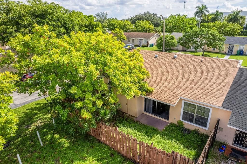 For Sale: $392,000 (3 beds, 2 baths, 1240 Square Feet)