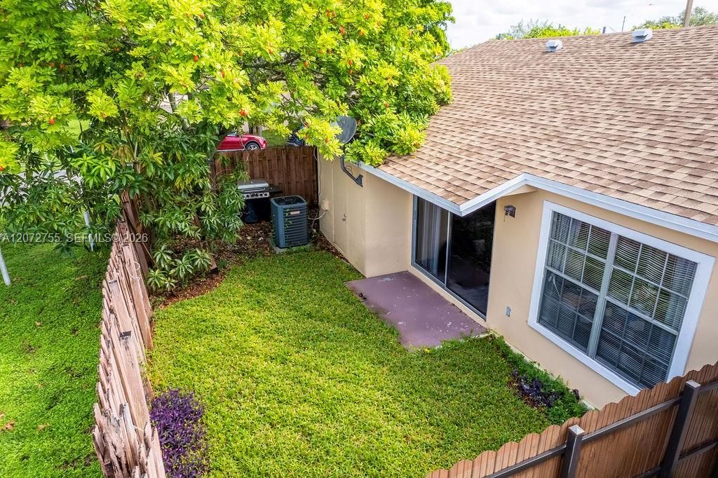 For Sale: $392,000 (3 beds, 2 baths, 1240 Square Feet)