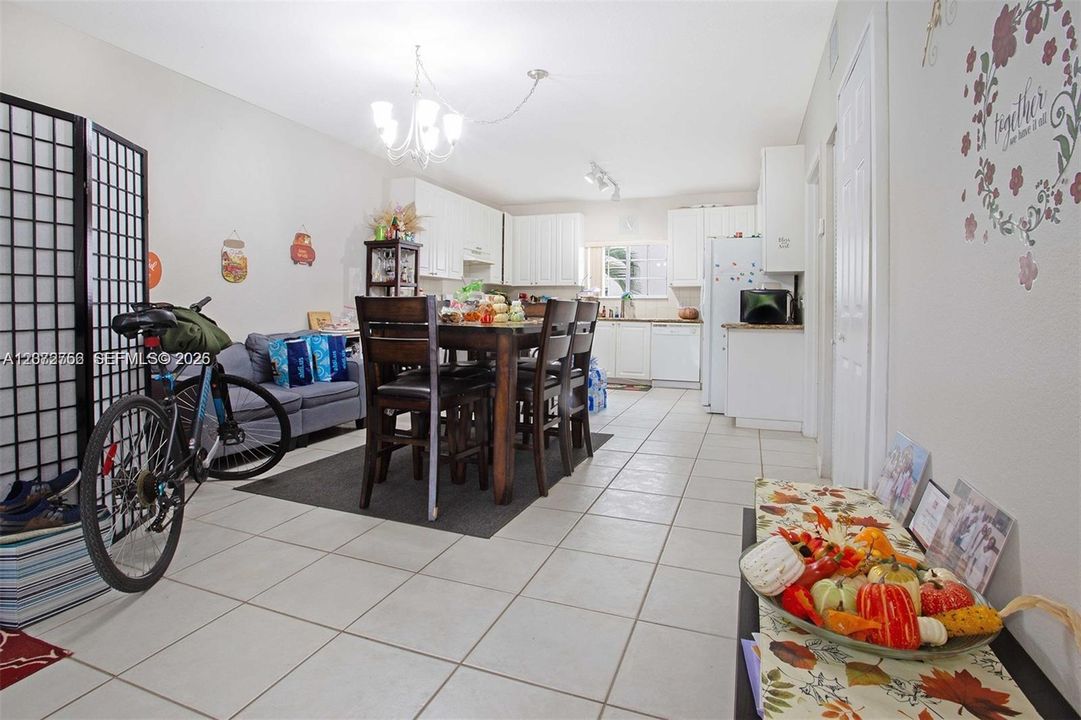 En Venta: $265,000 (2 camas, 2 baños, 1080 Pies cuadrados)
