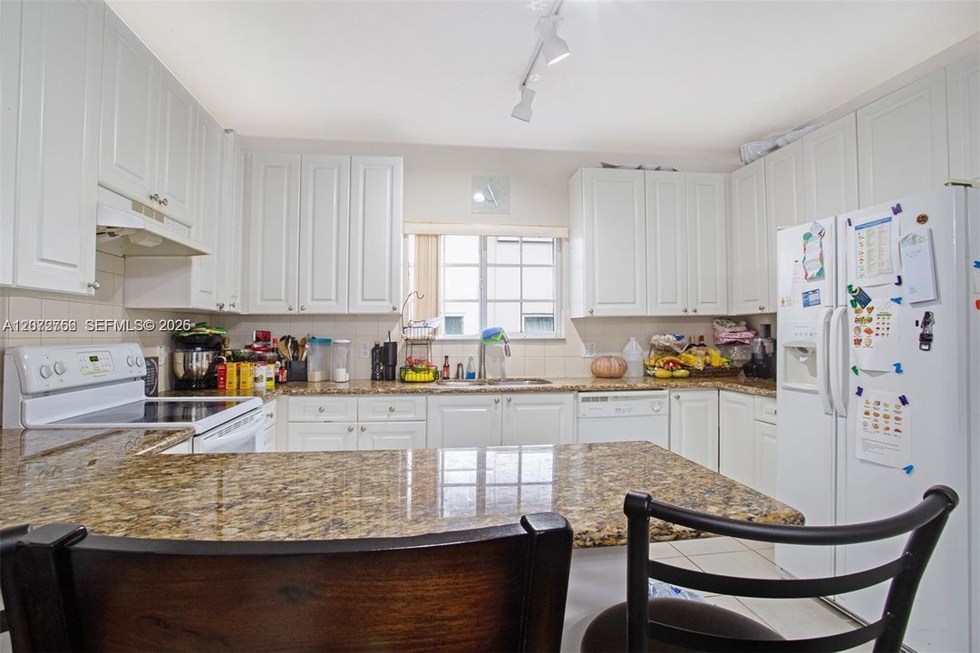 En Venta: $265,000 (2 camas, 2 baños, 1080 Pies cuadrados)