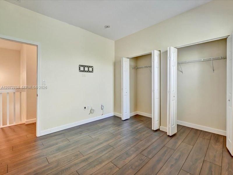 En Venta: $769,000 (4 camas, 3 baños, 2320 Pies cuadrados)