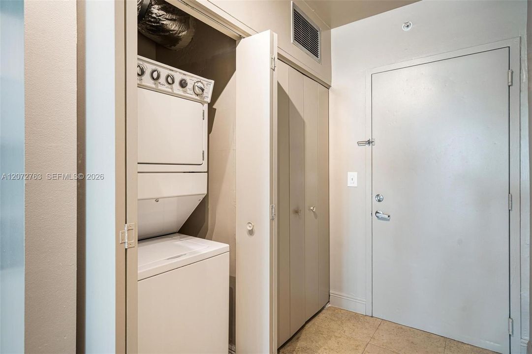 В аренду: $3,150 (0 спален, 1 ванн, 727 Квадратных фут)