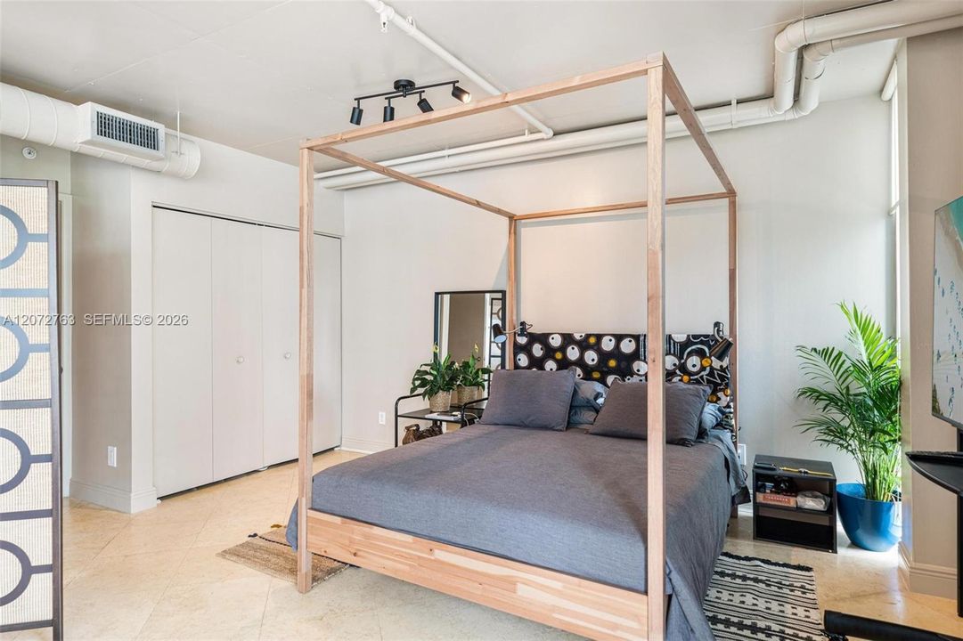 В аренду: $3,150 (0 спален, 1 ванн, 727 Квадратных фут)