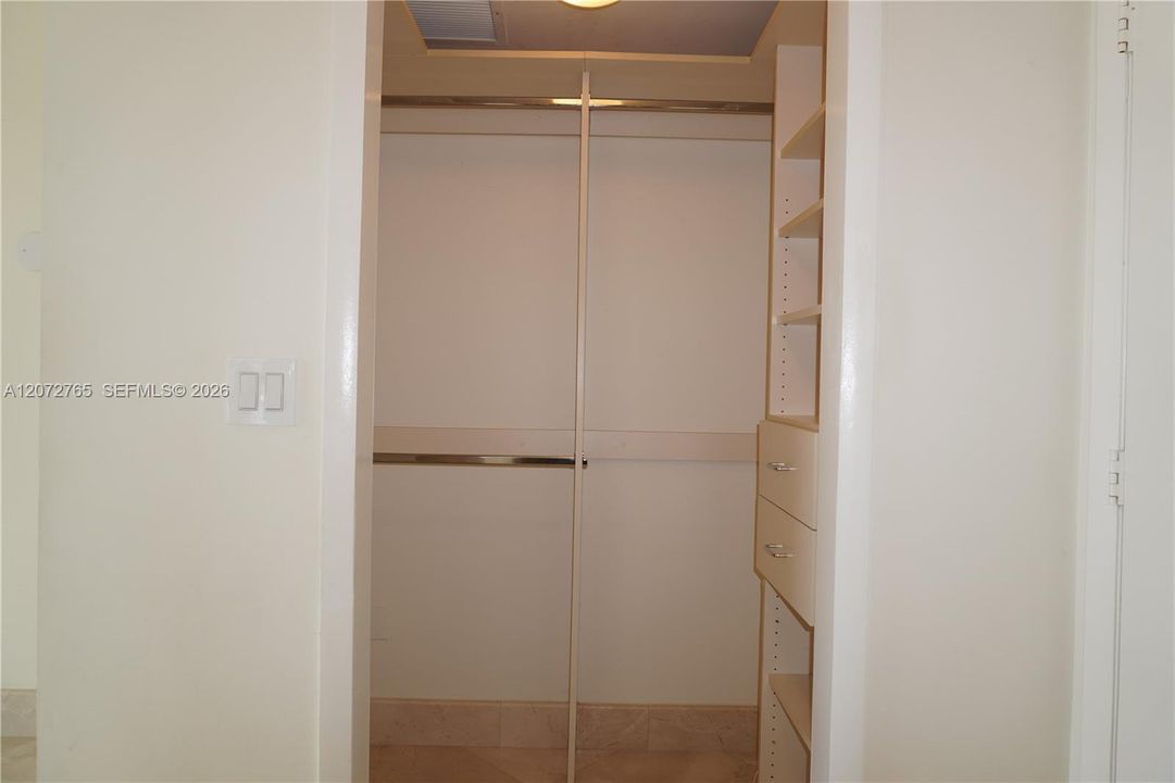 For Rent: $6,500 (3 beds, 2 baths, 1789 Square Feet)