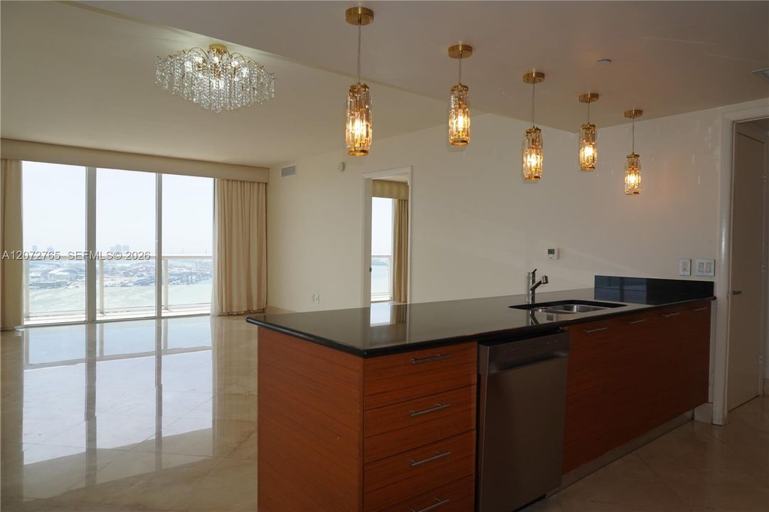 For Rent: $6,500 (3 beds, 2 baths, 1789 Square Feet)