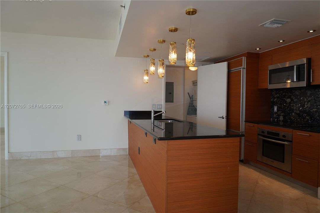 For Rent: $6,500 (3 beds, 2 baths, 1789 Square Feet)