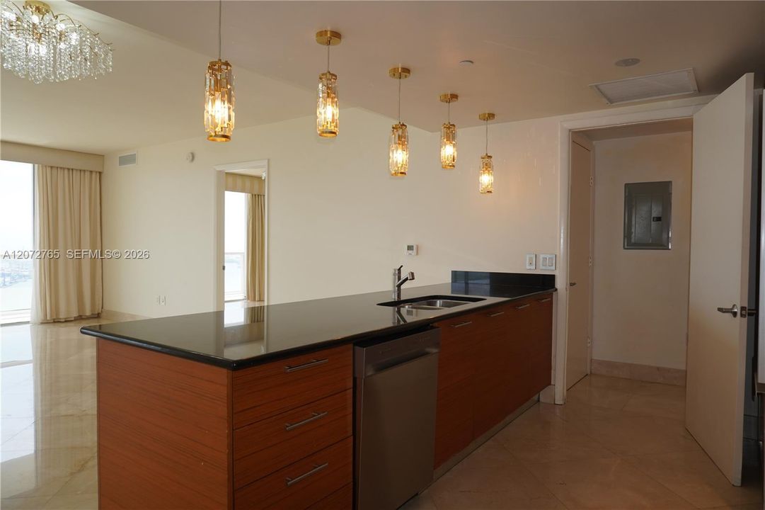 For Rent: $6,500 (3 beds, 2 baths, 1789 Square Feet)