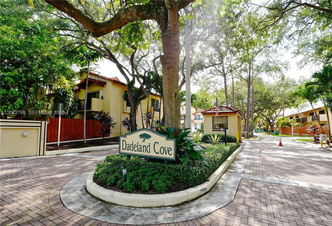 For Rent: $2,900 (2 beds, 1 baths, 1152 Square Feet)