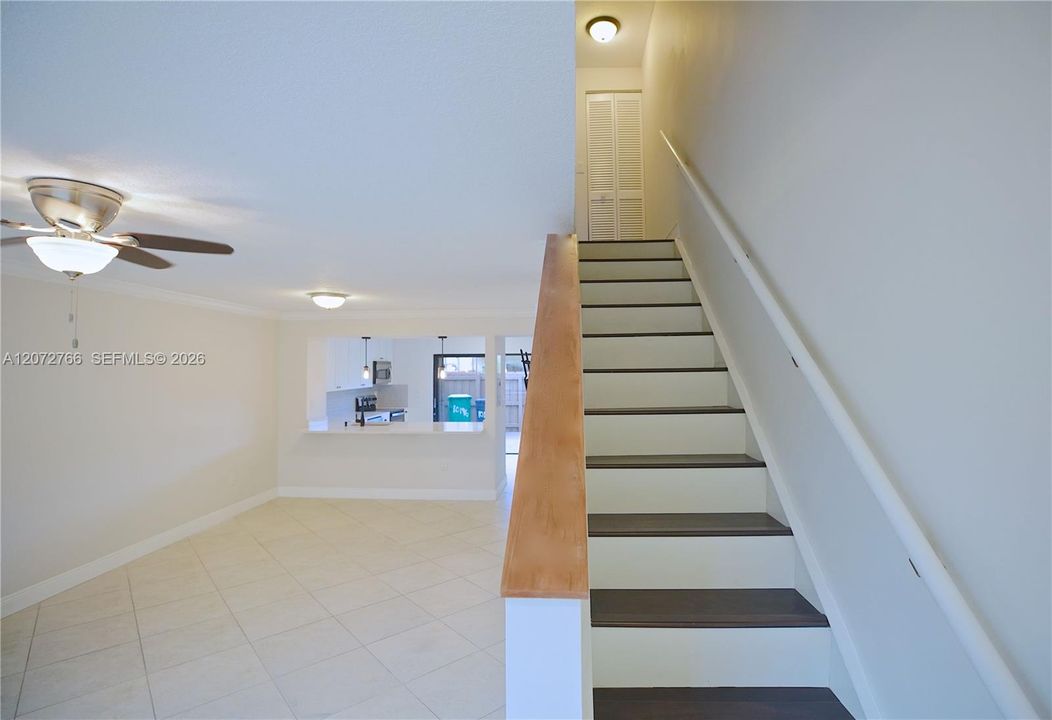 For Rent: $2,900 (2 beds, 1 baths, 1152 Square Feet)
