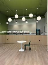 For Sale: $315,000 (1 beds, 1 baths, 765 Square Feet)